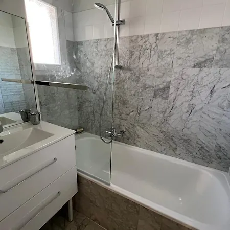 Будинок відпочинку Sea View Near Ilette - Sleeps 4 - Parking *