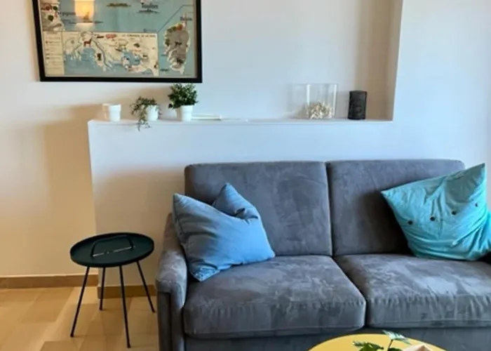 Feriehus Sea View Near Ilette - Sleeps 4 - Parking