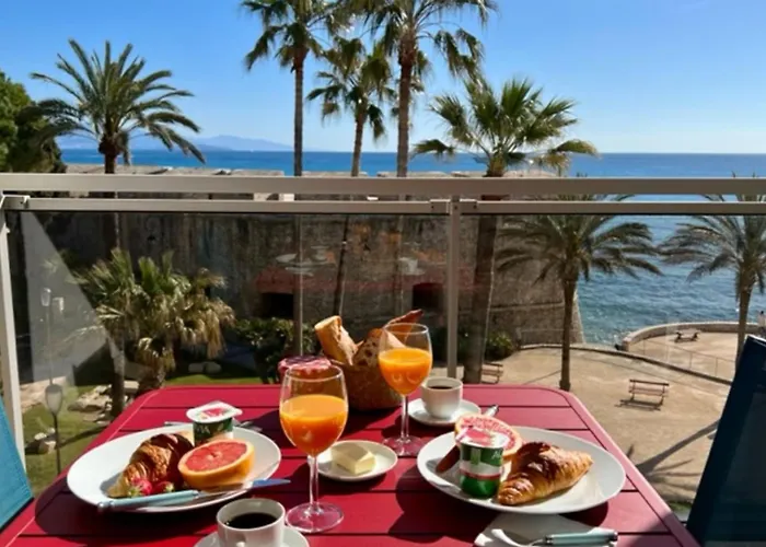 Feriehus Sea View Near Ilette - Sleeps 4 - Parking *