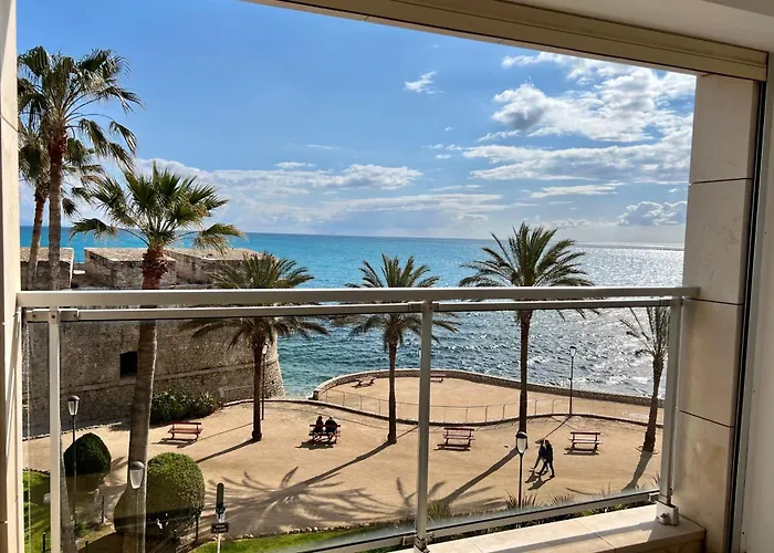 Sea View Near Ilette - Sleeps 4 - Parking Feriehus *